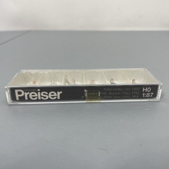 Preiser HO Scale Figures 1950s Working People 10457 - Picture 2 of 5